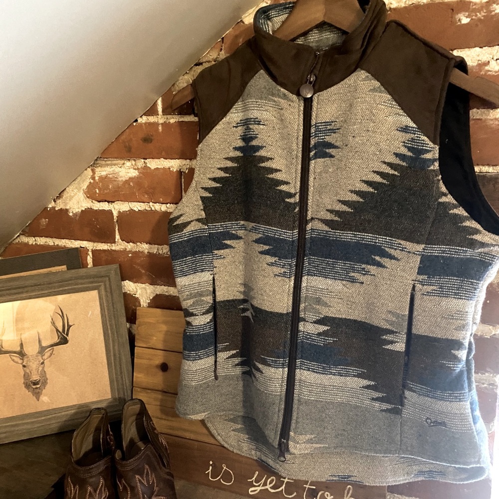 Outback trading vest